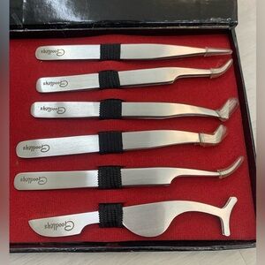 Lash
TWEEZER
PREMIUM QUALITY